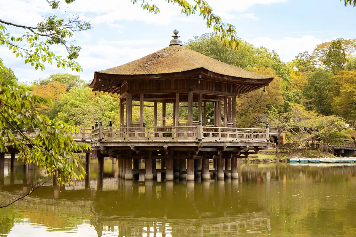 The Ukimido pavilion on Sagiike Pond
