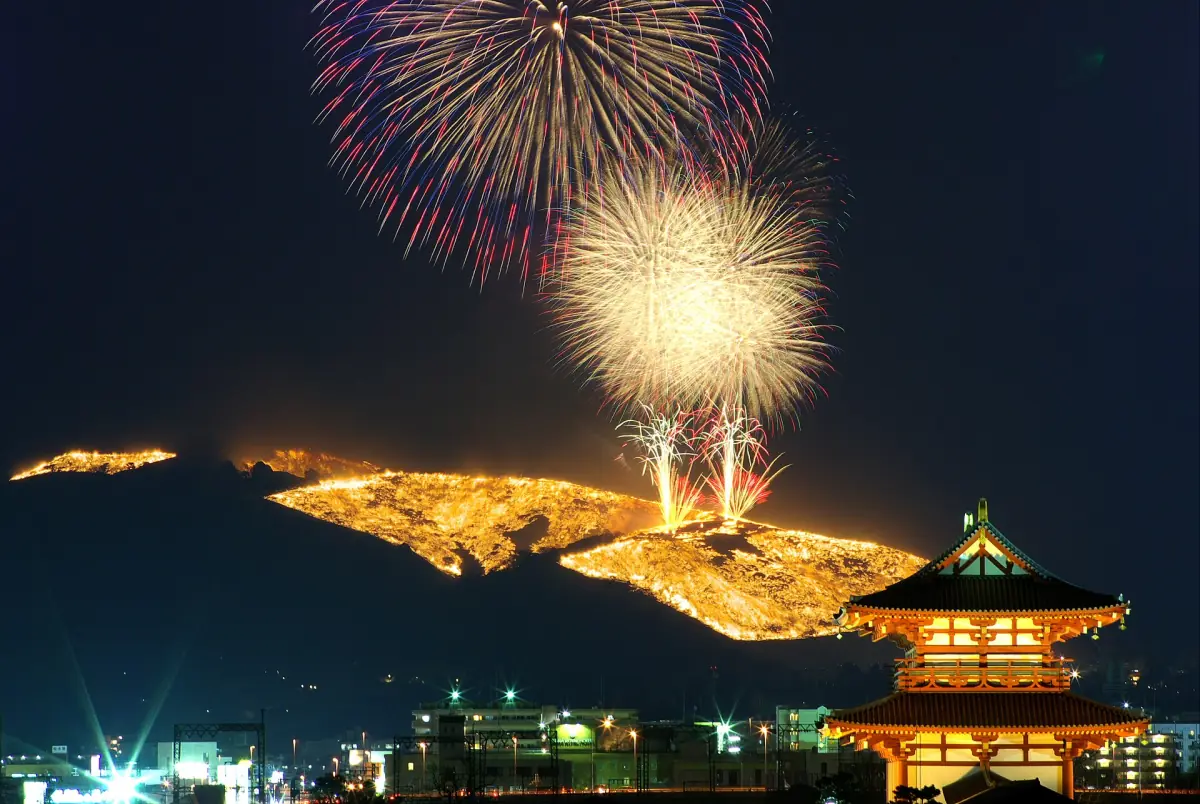 Wakakusa Yamayaki with fireworks